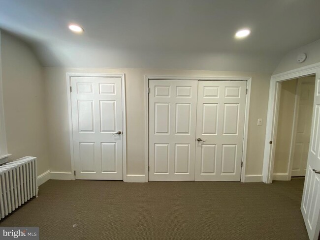 Building Photo - 478 E Main St