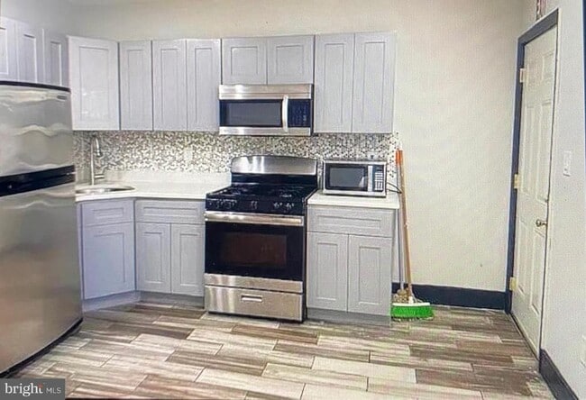 Building Photo - 4754 Alhambra Ave