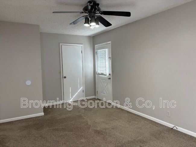 Building Photo - 567 Cedar Dr