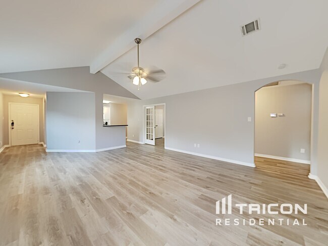 Building Photo - 4123 Pedernales River Ln
