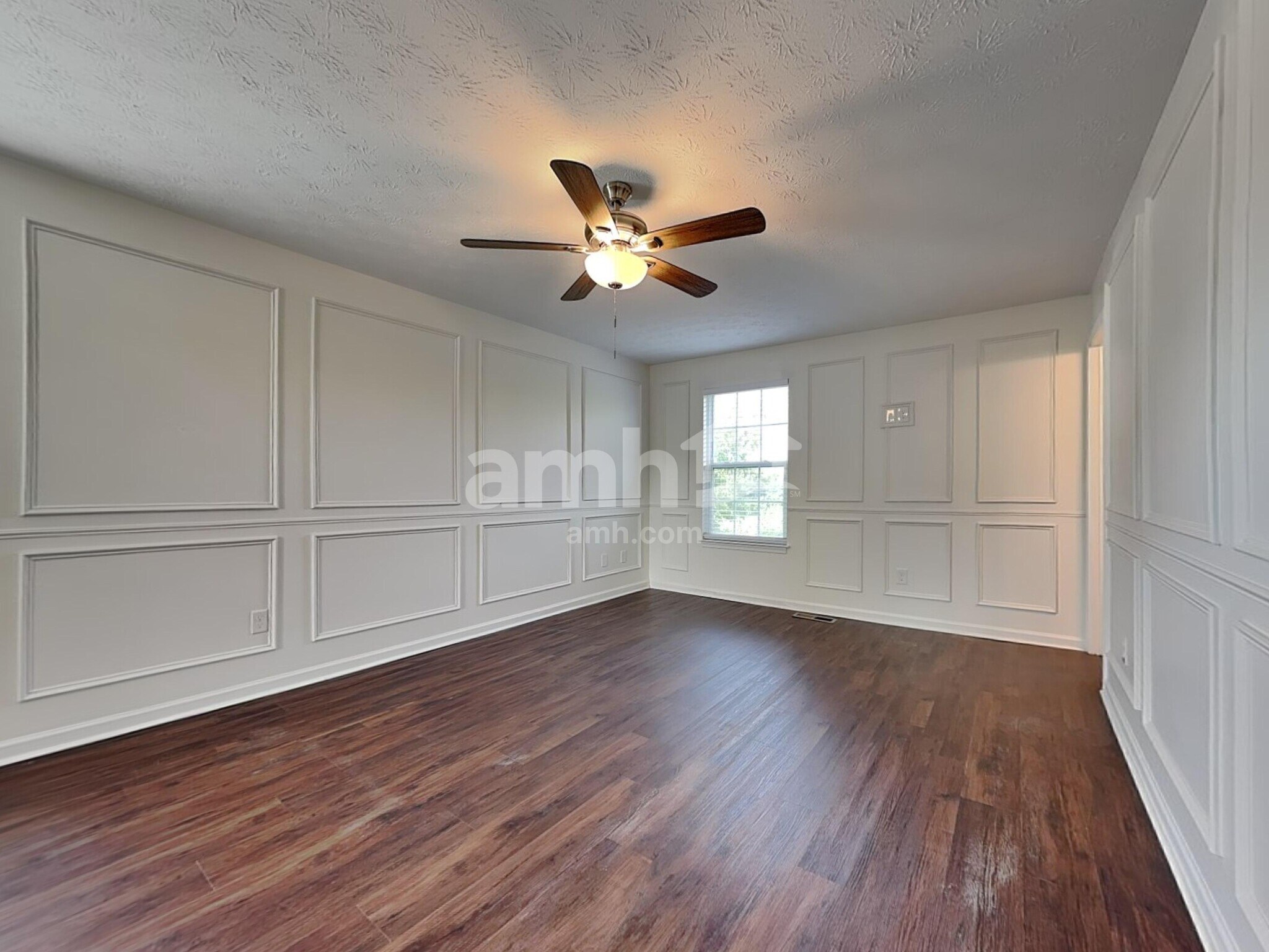 Building Photo - 156 Haverstraw Pl