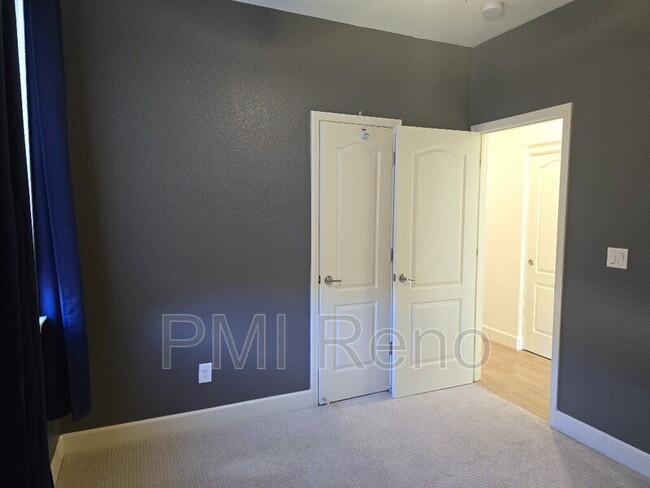 Building Photo - 10380 Gold Mine Dr