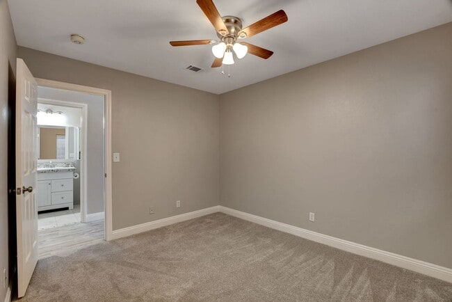 Building Photo - FOR RENT Palm Canyon