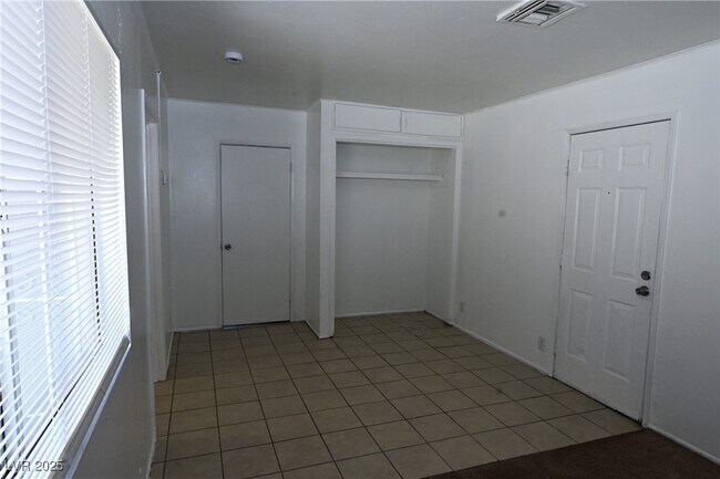 Building Photo - 2200 Marlin Ave