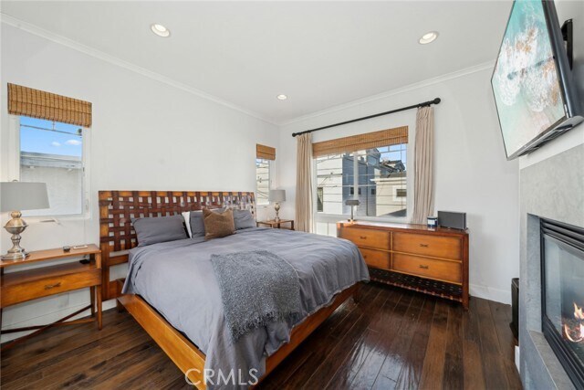 Building Photo - 417 Poinsettia Ave