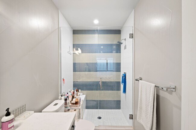 Building Photo - Luxury 4BD, 6BA Cherry Creek Home with 4 Outdoor Spaces