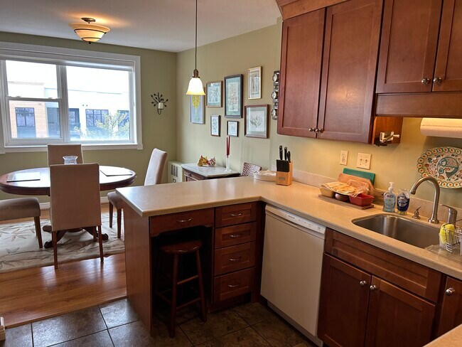Updated kitchen - 893 Farmington Ave
