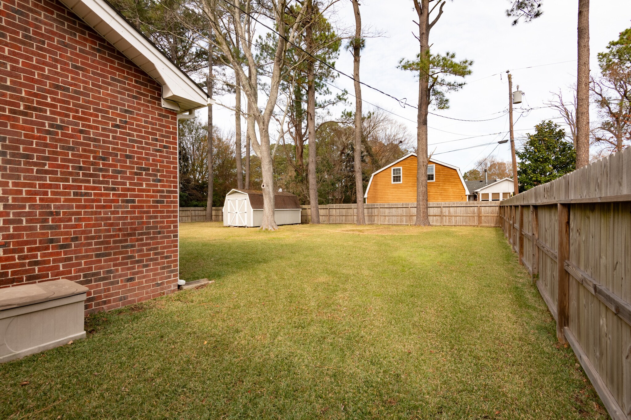 Building Photo - 561 Summit Ridge Dr