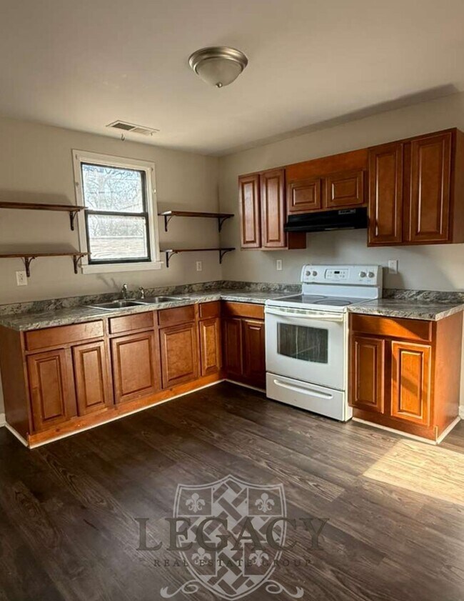 Building Photo - 273 Brown Pl