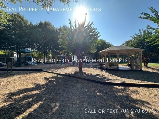 Building Photo - 12347 Walden Lea Dr