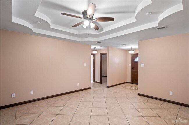 Building Photo - 20 Silverado Dr E