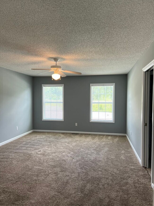 Building Photo - 139 S Spring View Dr