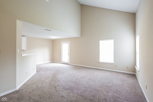 Building Photo - 2305 Collins Way