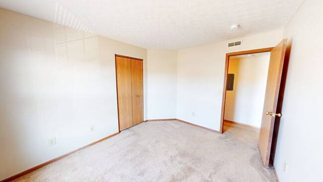 Building Photo - 5498 Cedar Springs