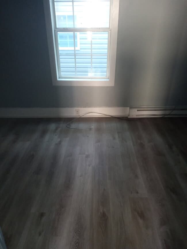 Building Photo - 1011 Queen St