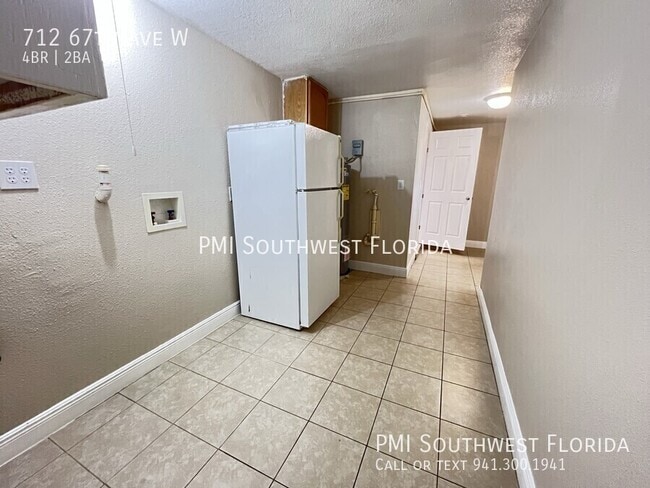 Building Photo - 712 67th Ave W