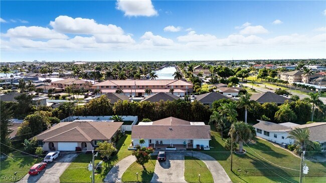 Building Photo - 4208 SE 19th Pl