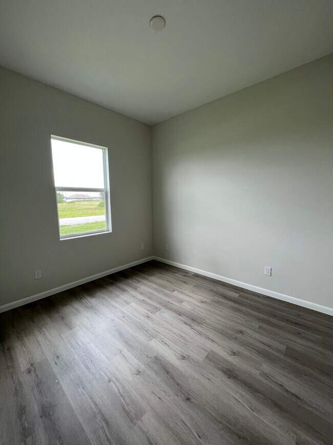 Building Photo - 1025 Jupiter Loop