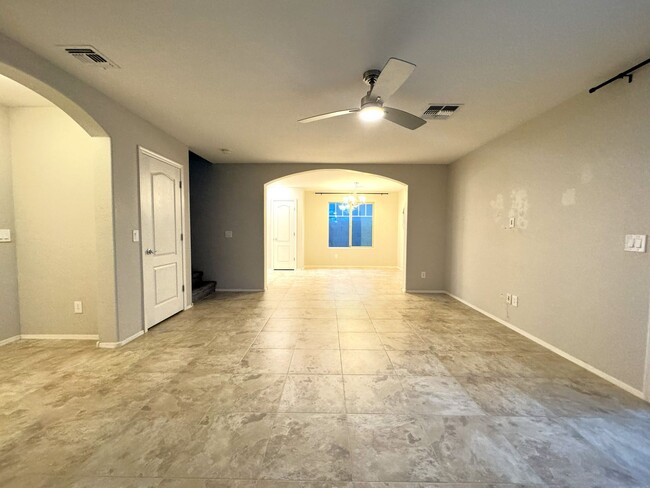 Building Photo - 3 BEDROOM HOME WITH COMMUNITY POOL, ATTACH...