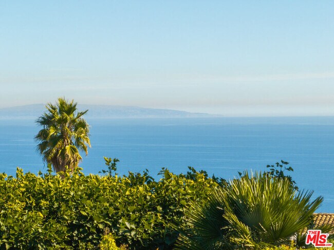 Building Photo - 3621 Malibu Country Dr