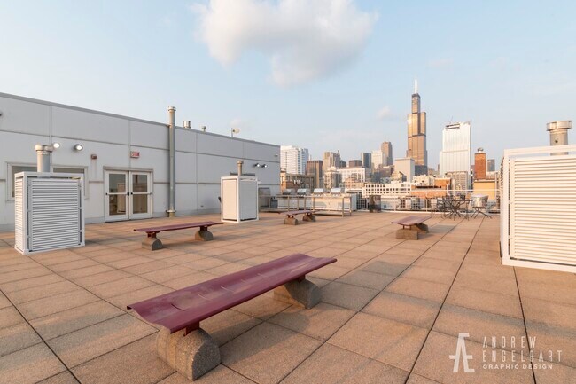 Building Photo - 933 W Van Buren St