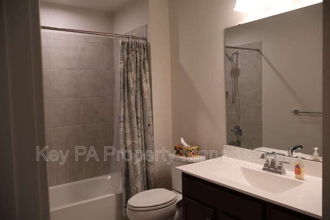 Building Photo - 659 Thomas Penn Dr