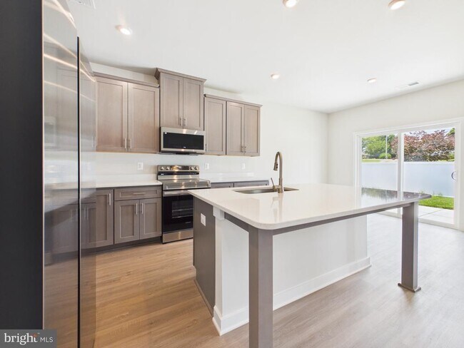 Building Photo - 362 Baker Dr