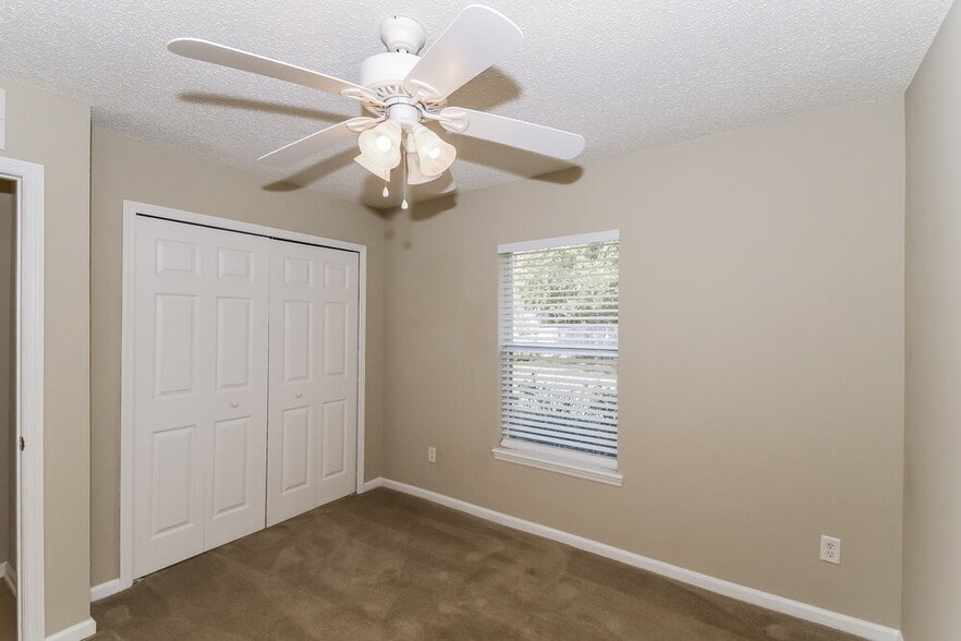 Building Photo - 9425 Harrier Ct