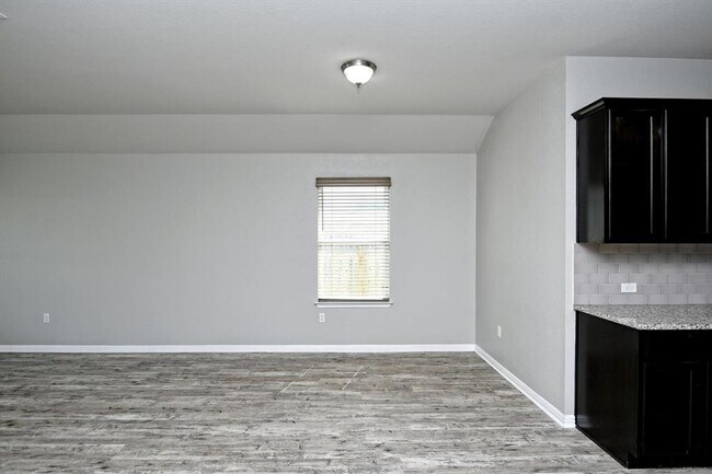 Building Photo - 201 Red Matador Ln
