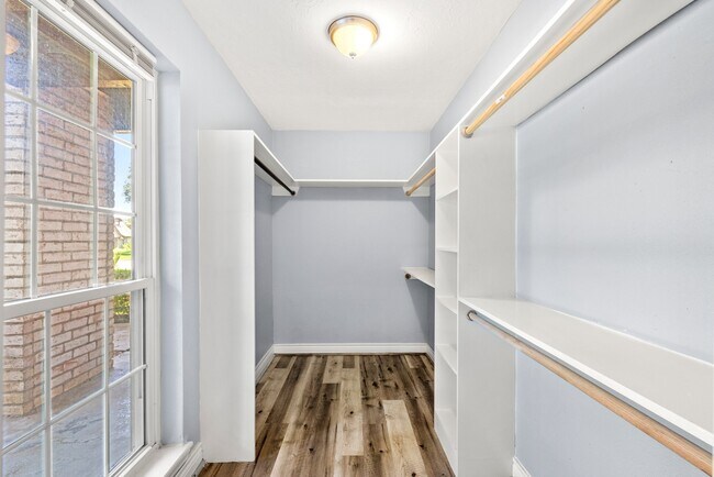 Building Photo - 1103 Manatee Ln