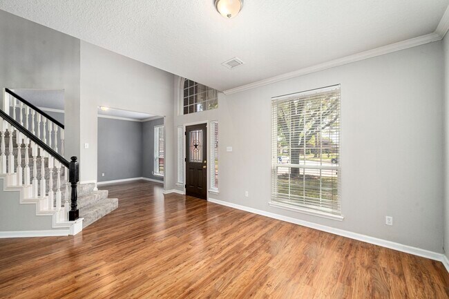 Building Photo - 1505 Hickory Ct