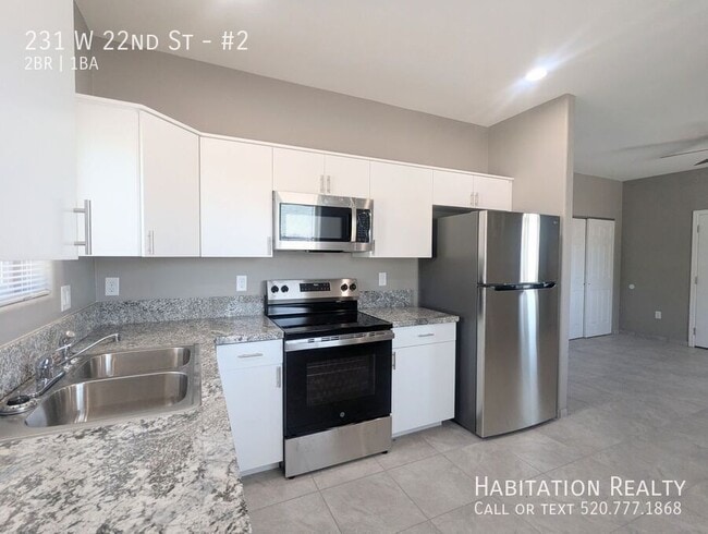 Primary Photo - 231 W 22nd St