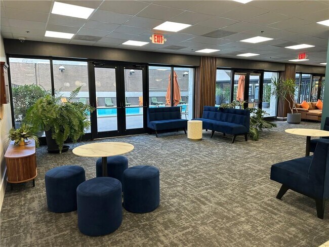 Building Photo - 620 Peachtree St NE