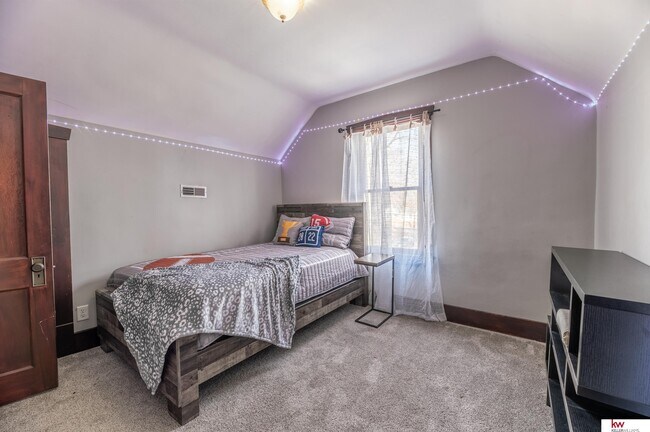 Building Photo - 3736 Decatur St