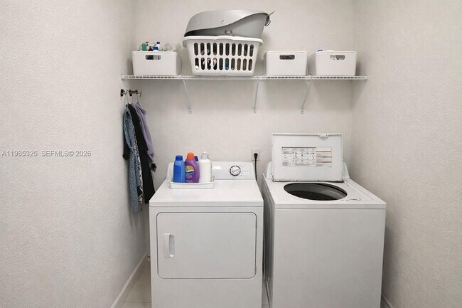 Building Photo - 7031 SW 165th Ave