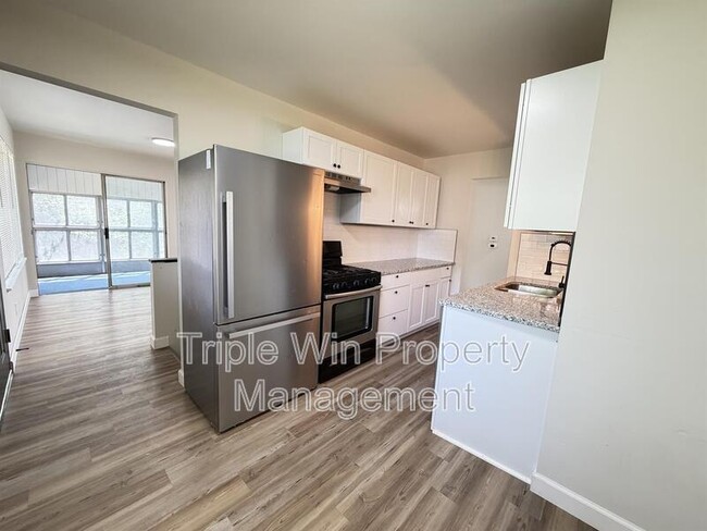 Building Photo - 2257 Luxmore Dr