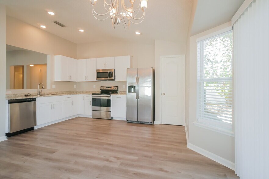 Building Photo - 409 Monet Ave