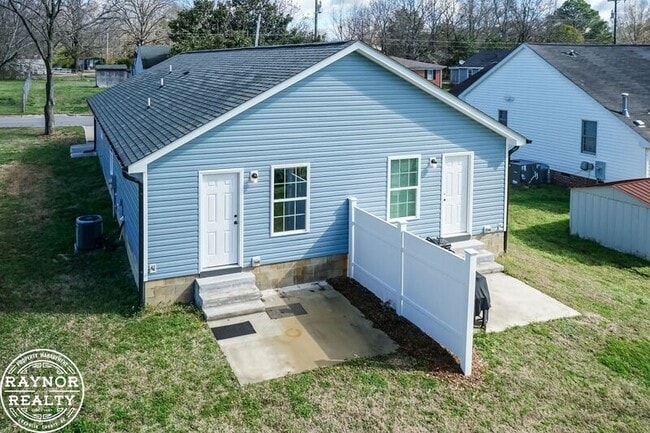 Building Photo - 616 E Pine Ave