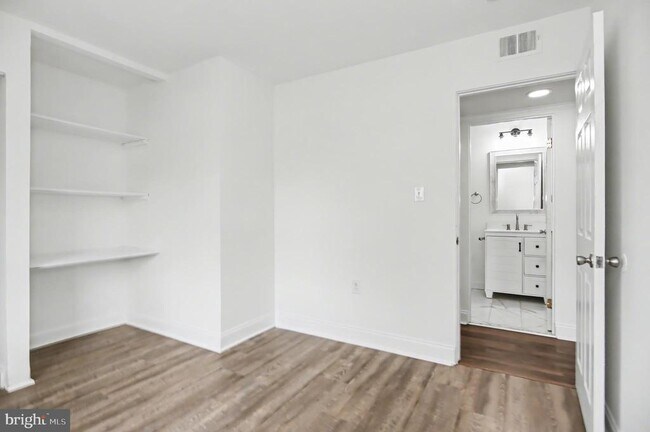 Building Photo - 312 E Gordon St