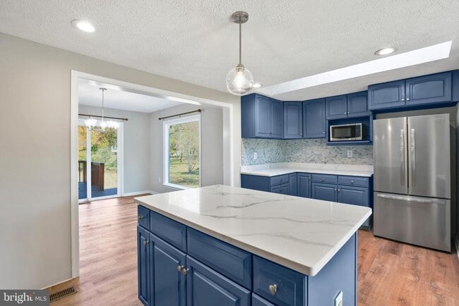 Building Photo - 10622 Cavalcade St