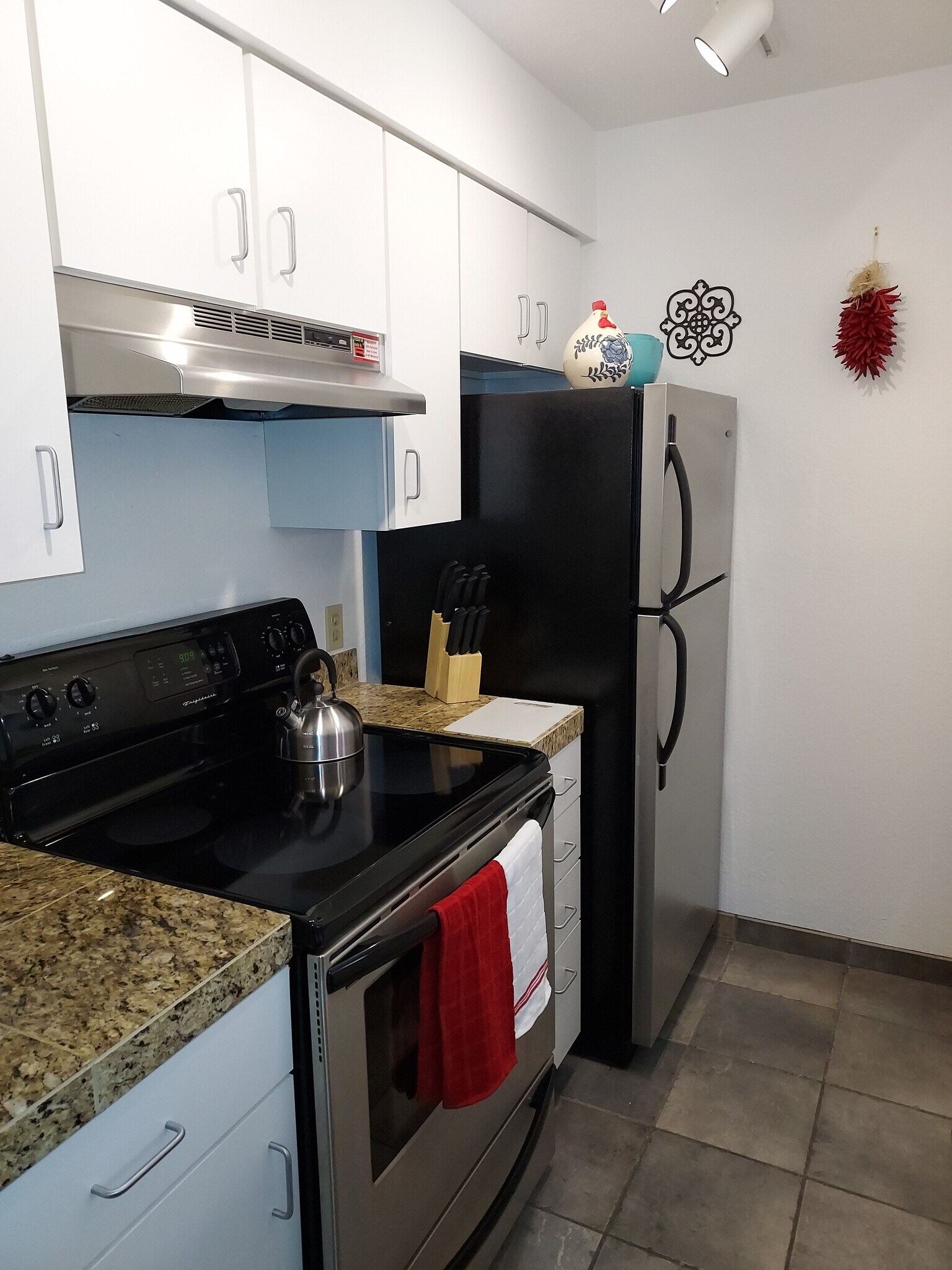 Kitchen - 941 Calle Mejia