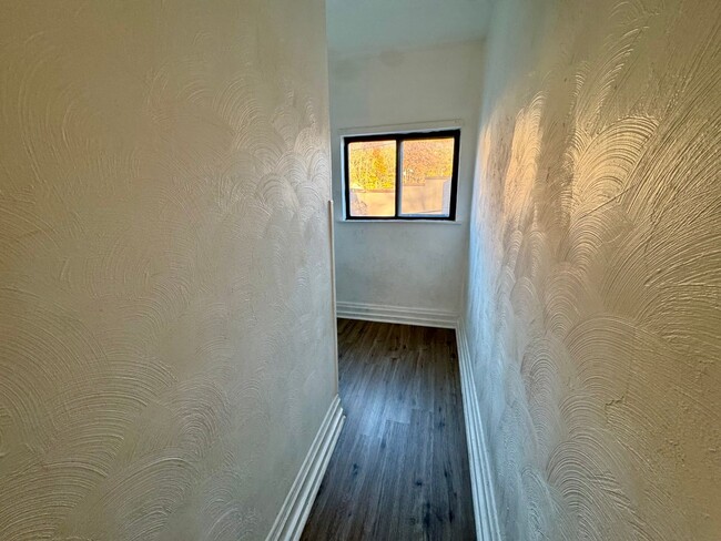 Building Photo - 2903 Stayton St