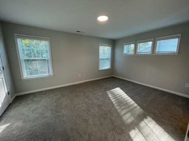 Building Photo - 1988 Chipley Dr