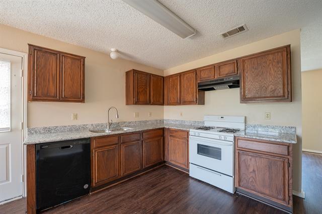 Building Photo - 832 Winding Creek Dr