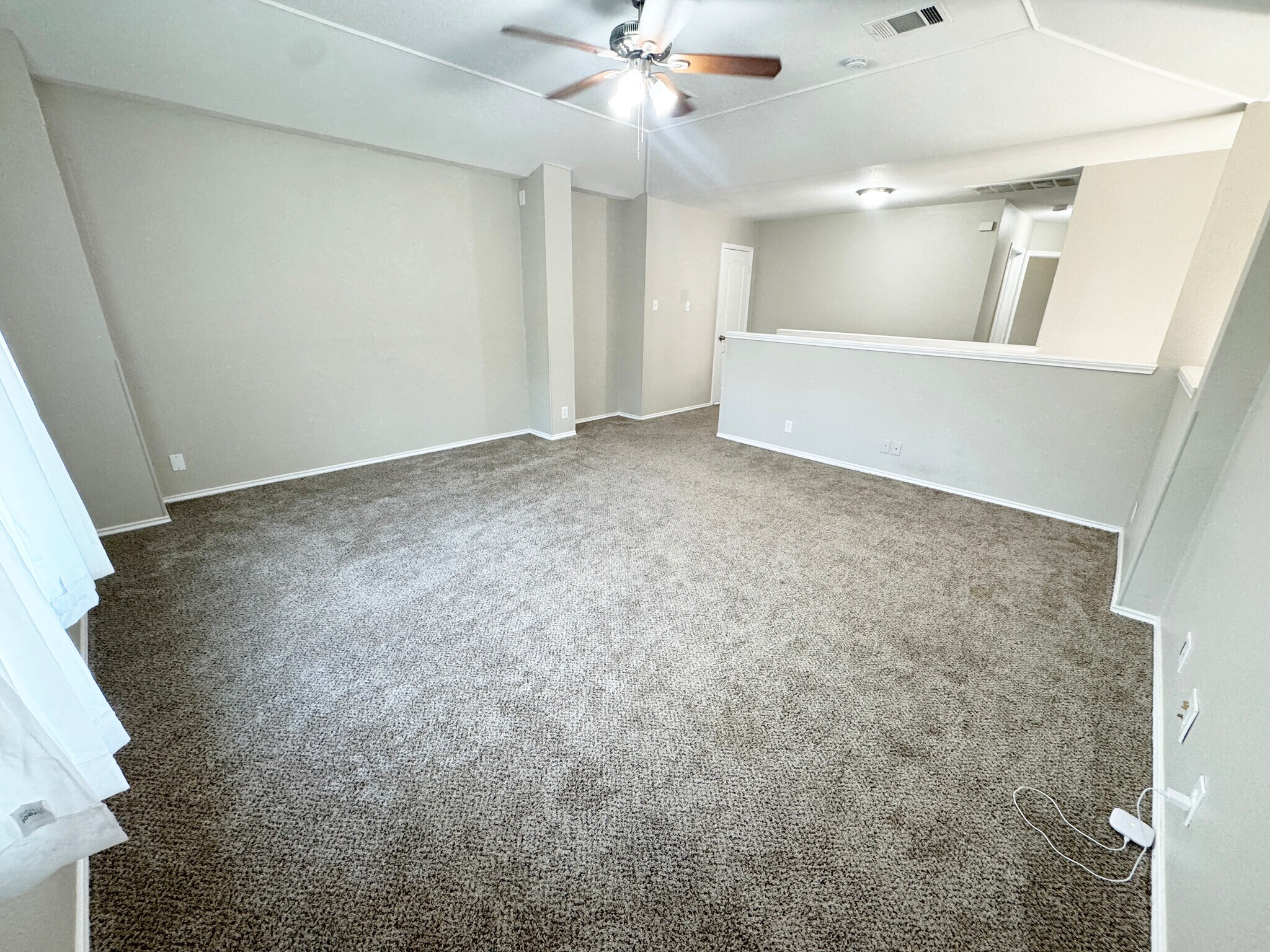 Building Photo - 5042 Cleves St