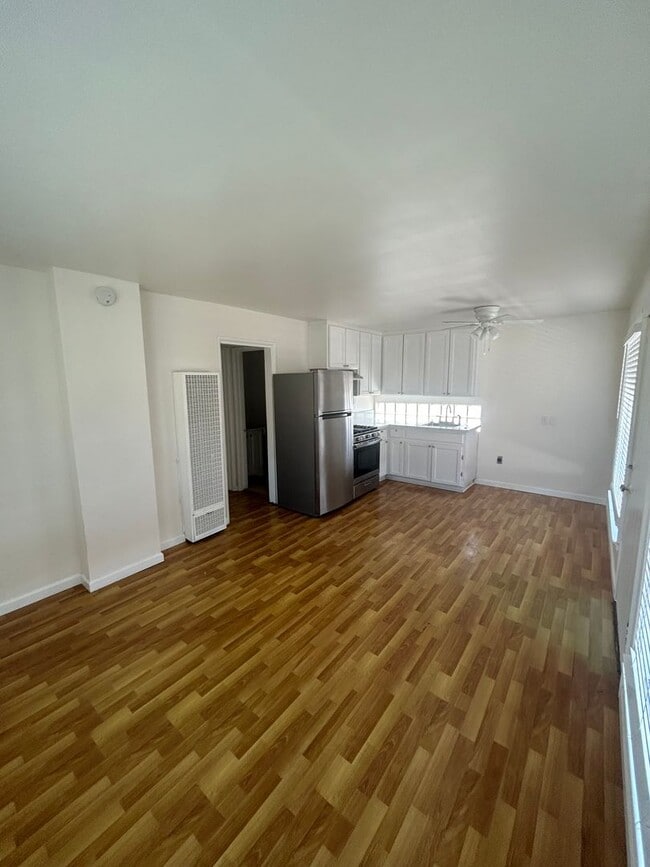 Building Photo - 1130 Palm Ave