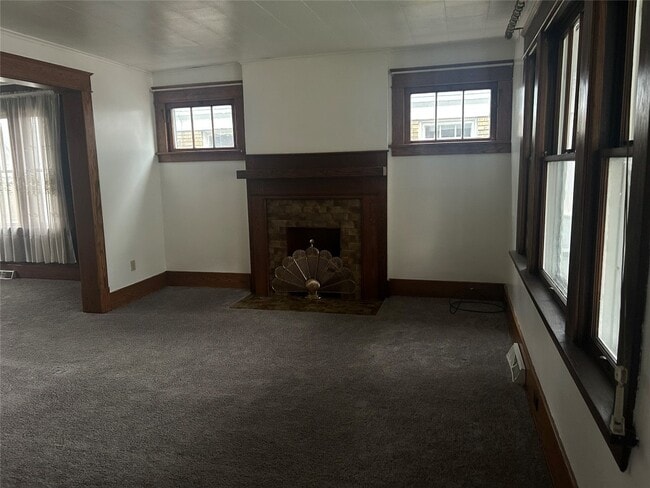 Building Photo - 1028 W 29th St