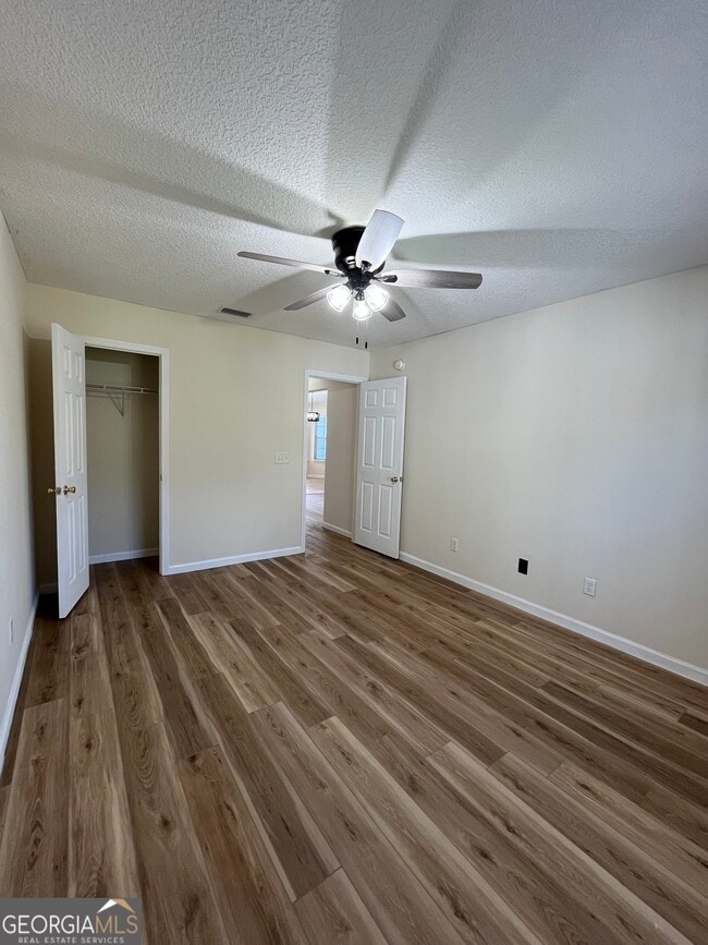 Building Photo - 207 Royal Palms Ave