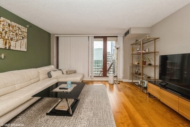Building Photo - 200 N Dearborn St