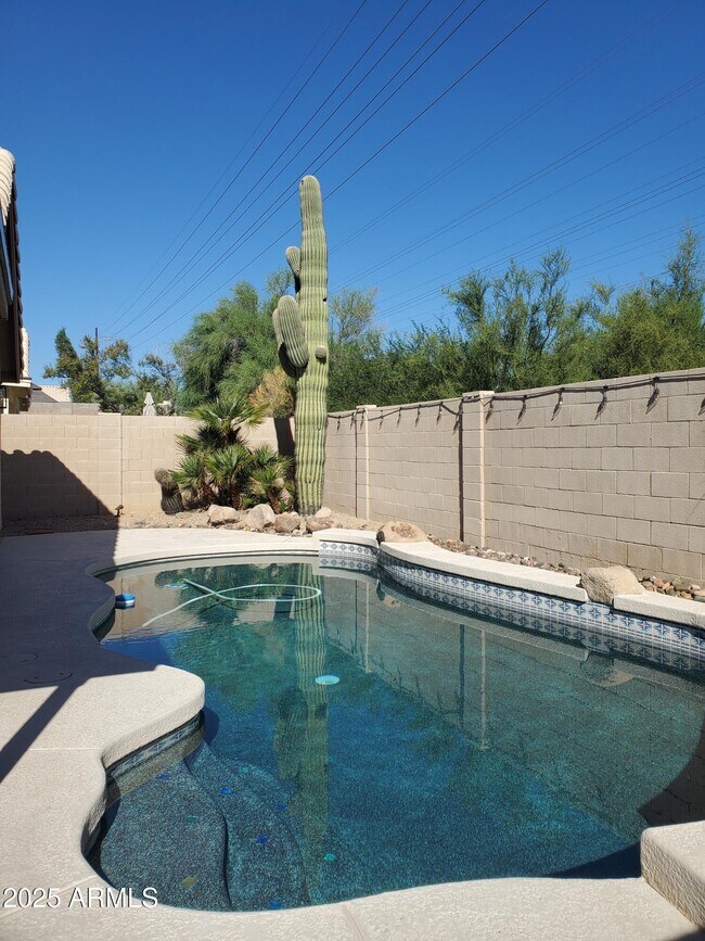 Building Photo - 12059 N 110th St